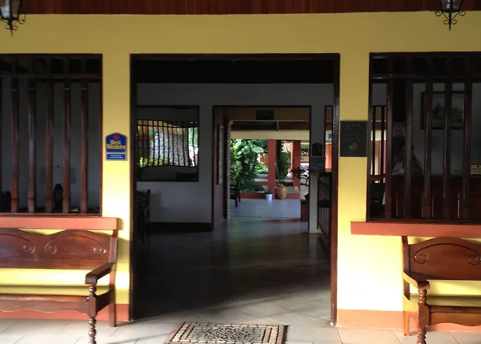 Espuelas, Bar & Restaurant Hotel